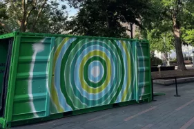 Container immersion 3D a la sortie du métro Capitol (Agrandir l'image - fenêtre modale)