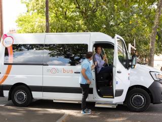 Service Mobibus pour une personne mal voyante