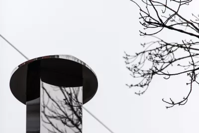 Photo de l'œuvre d'art station Croix de Pierre sur la ligne du tramway   (Agrandir l'image - fenêtre modale)