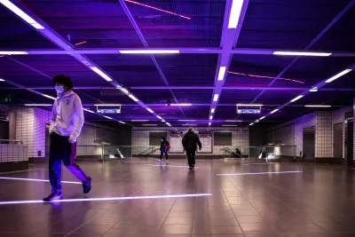 Photo de l'œuvre d'art station Bagatelle ligne A du métro (Agrandir l'image - fenêtre modale)