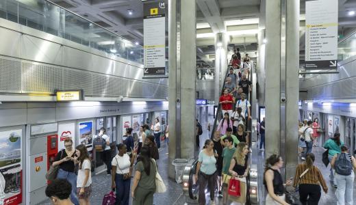 Intérieur Station Jean Jaurès - Ligne B (Agrandir l'image - fenêtre modale)